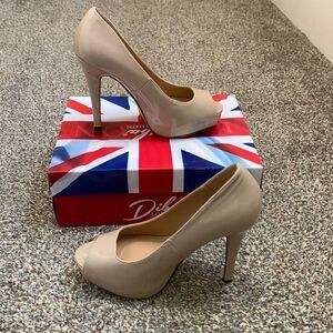 Diba London Heels Shoes Size 8 Nude Beige Peep Hole Tenith 5"